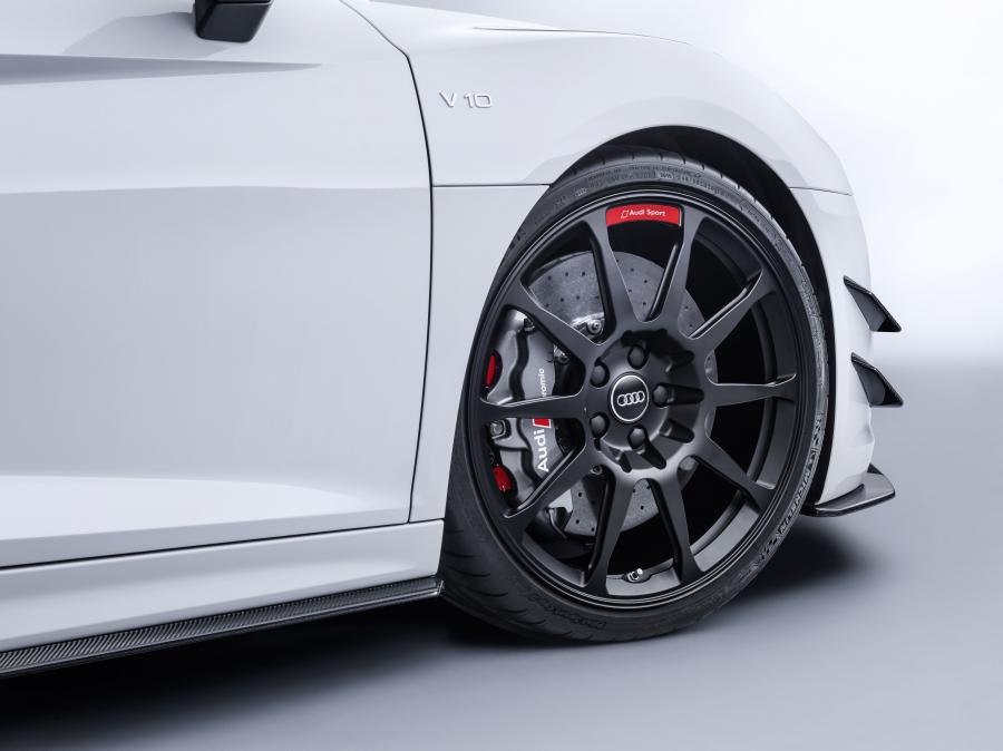 Детали экстерьера Audi R8 V10 Performance Parts 2017 года  (WW) (фото 7 из 14)